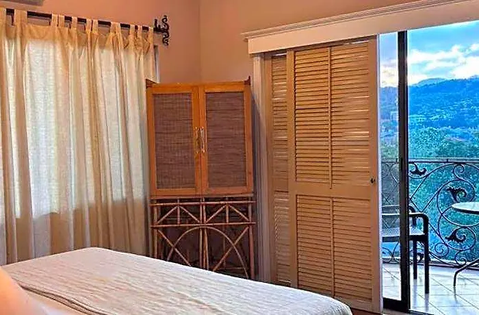 Sophia Aparthotel 3*
